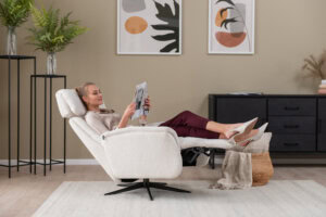Skagen Studio Lund Essential recliner in Boogie Clay fabric.
