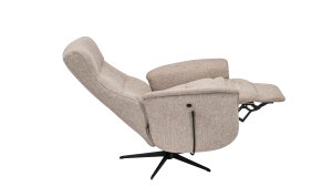 Skagen Studio Nordborg recliner in Brego Beige fabric.