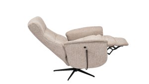 Skagen Studio Nordborg recliner in Brego Beige fabric.