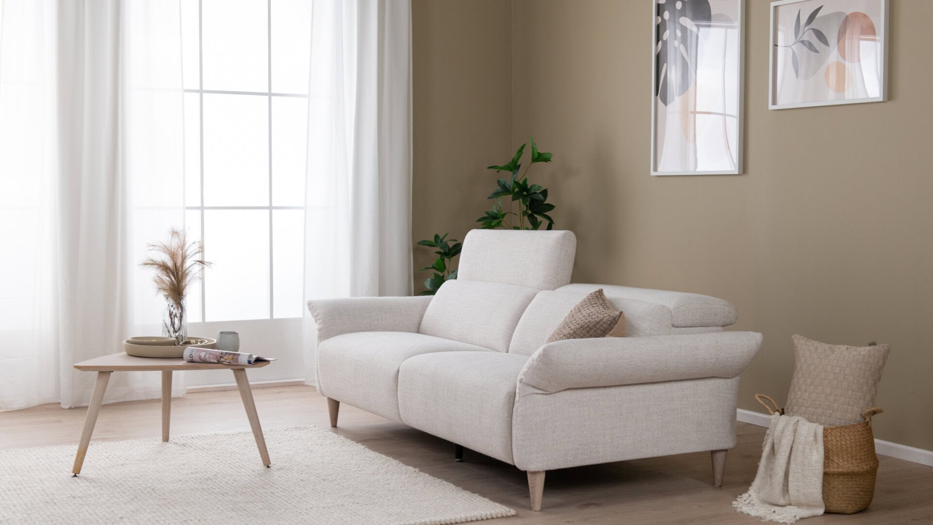 Skagen Studio Birkholm sofa in Oasis Natural fabric.