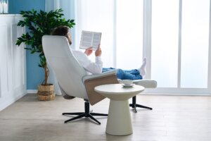 Skagen Studio Emdrup recliner in Soleda Silver Grey leather.