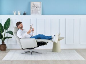 Skagen Studio Hampen recliner in Soleda Silver Grey leather.